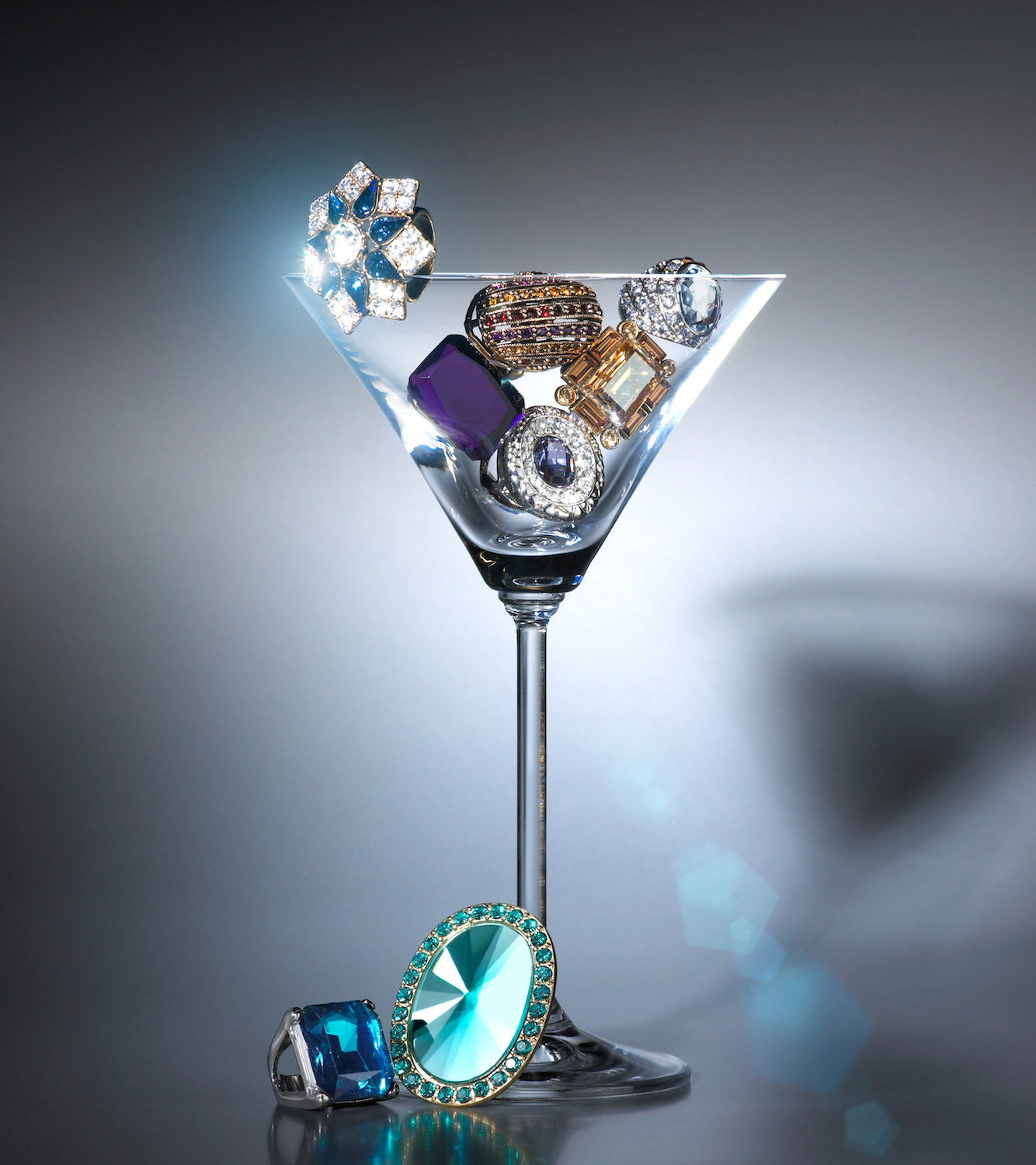  - 007_3_Still_Life_Product_Photographer_Pedersen_fashion_jewellery_rings_sparkle_diamonds_cocktail_glass